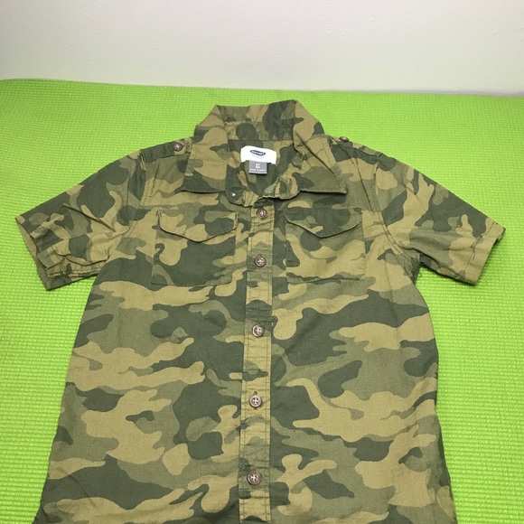 3 pc bundle Boys  5-6T button down shirts. All 3 - Picture 4 of 4